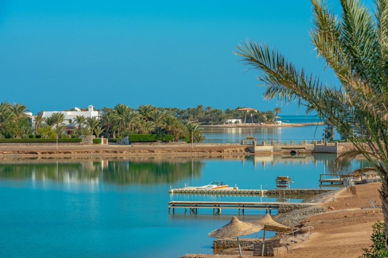 4 Bedroom With Heated Pool, Jacuzzi & Lagoon View In Phase 4 Villa