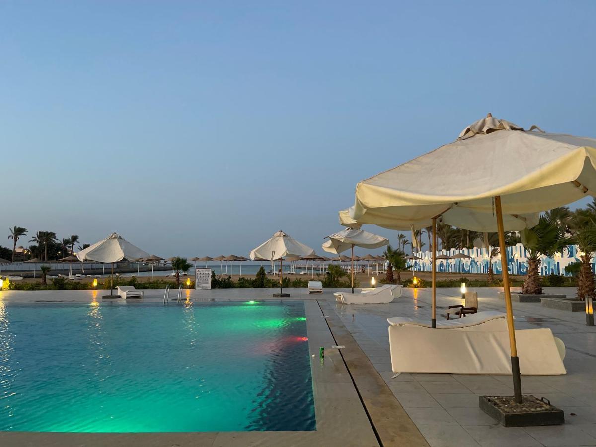 داخل كمباوند * Hurghada