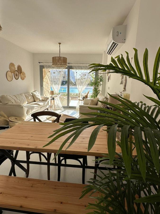 Apartment Swanlake Gouna, 3 Bdr Ground Floor Apartment, Directly On Crystal Lagoon. *