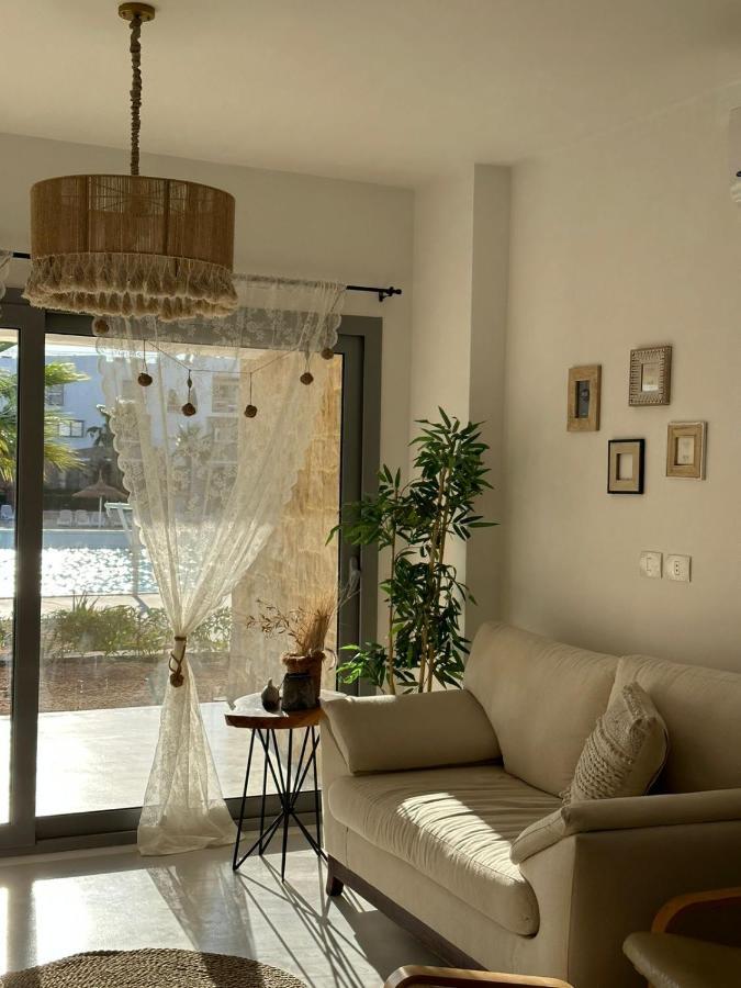 Apartment Swanlake Gouna, 3 Bdr Ground Floor Apartment, Directly On Crystal Lagoon. *