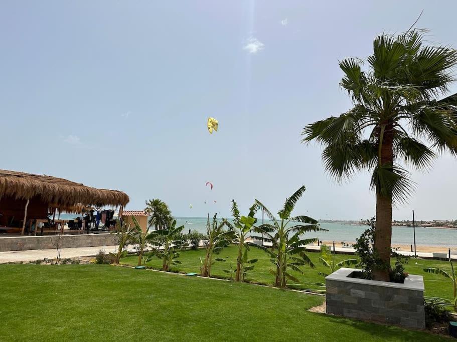 Selena Bay - Vip With Private Beach Apartment