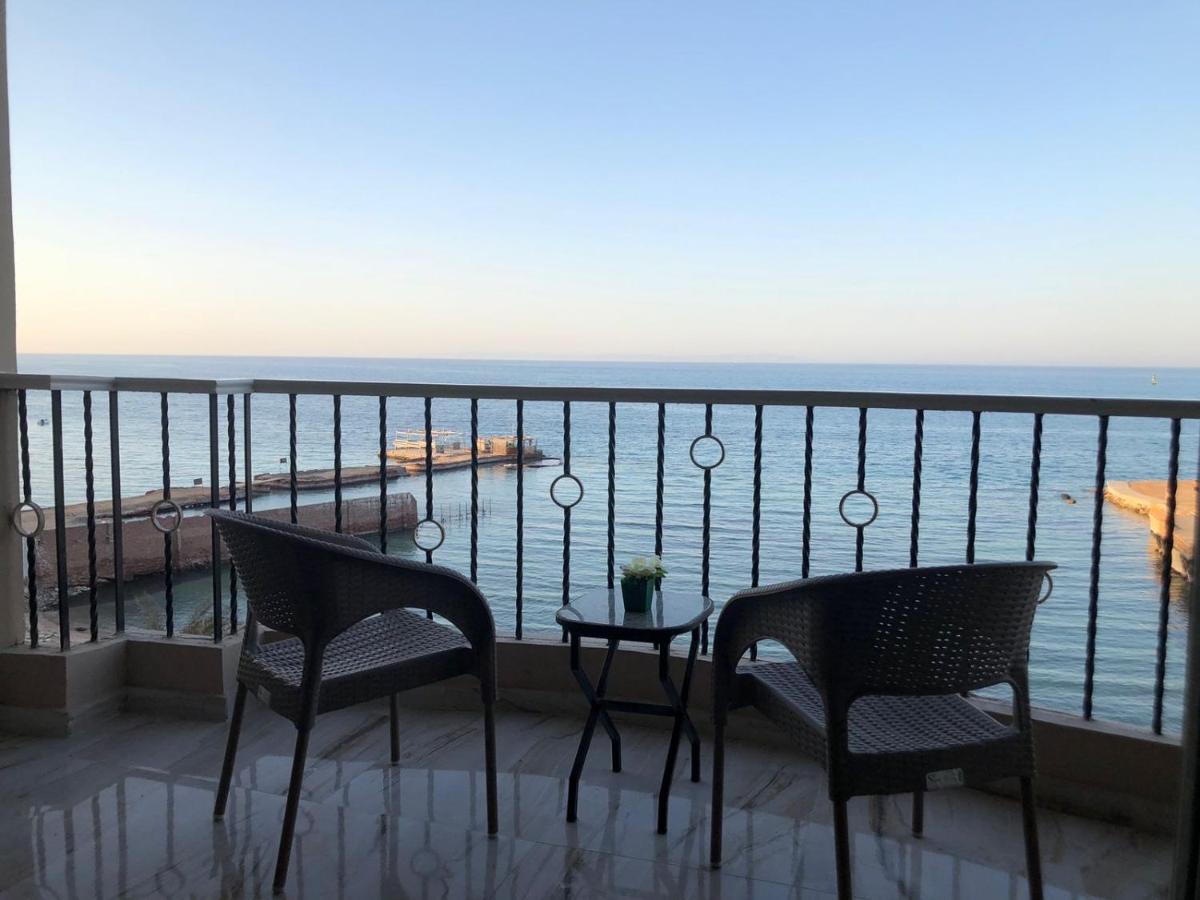 Moon Suites Hotel 4*