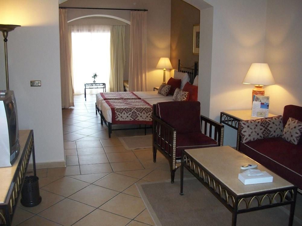 Resort Jaz Makadi Saraya 5*