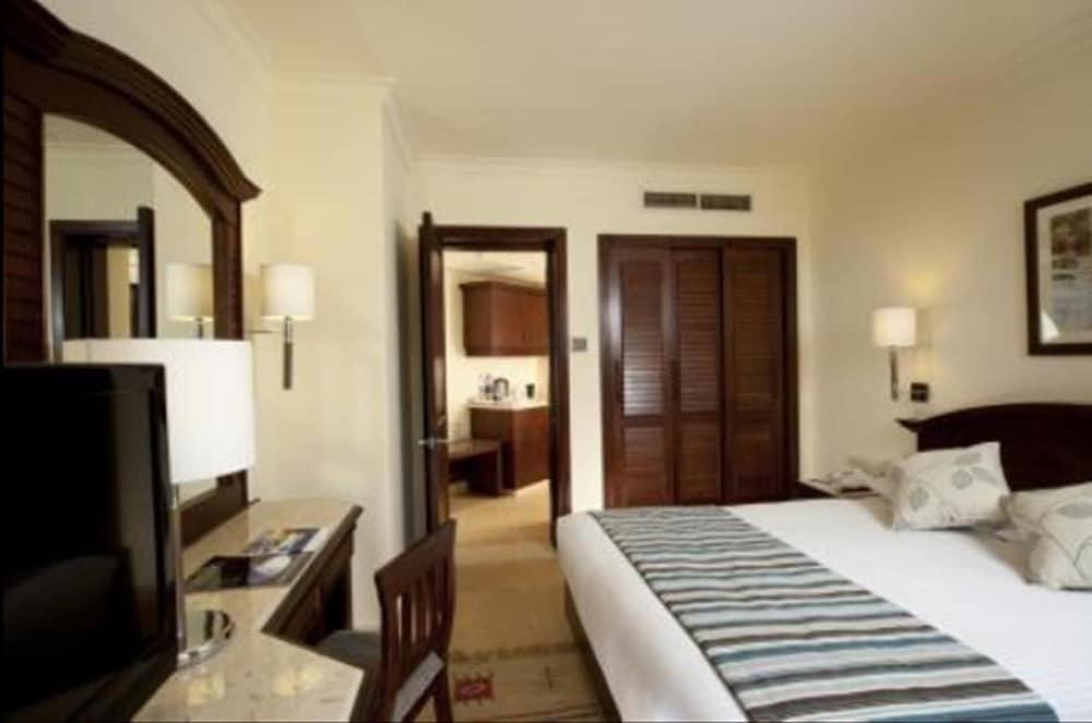 Coral Resort 4*