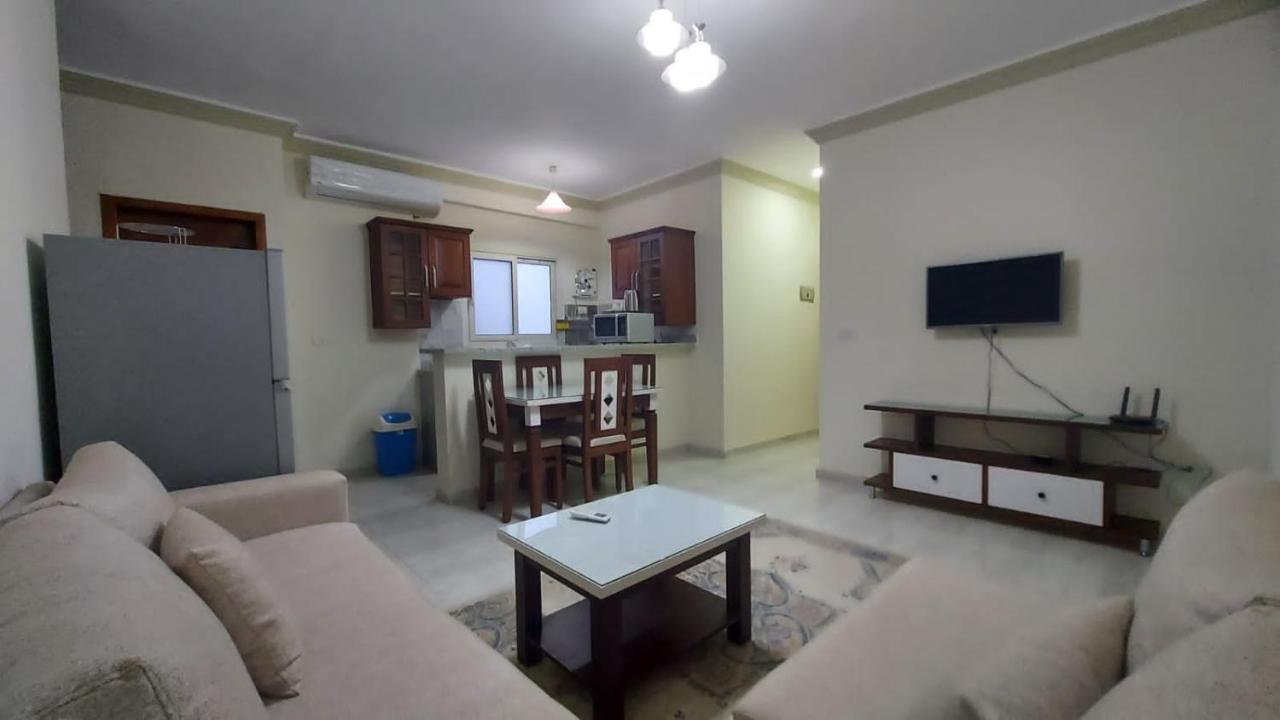 Lazur Aparthotel *