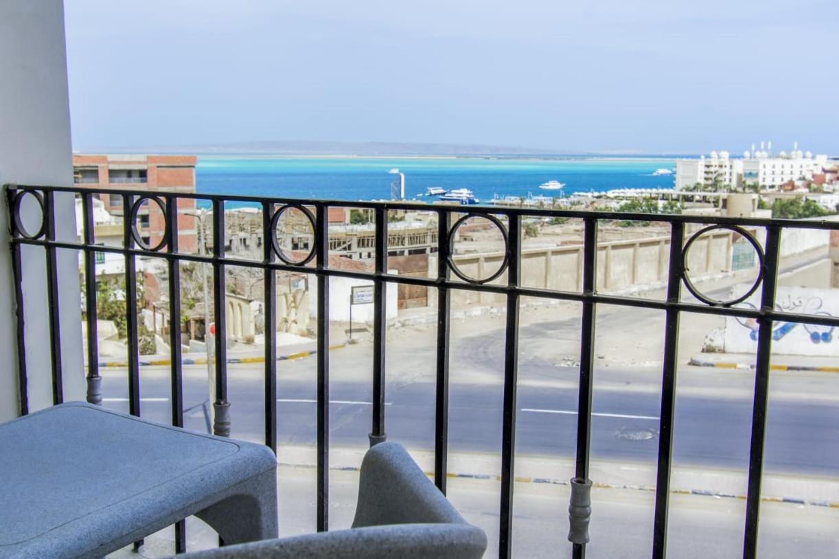Aparthotel Lazur