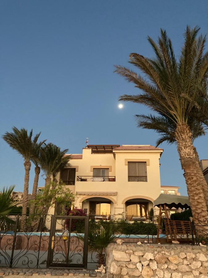 Lotus * Hurghada