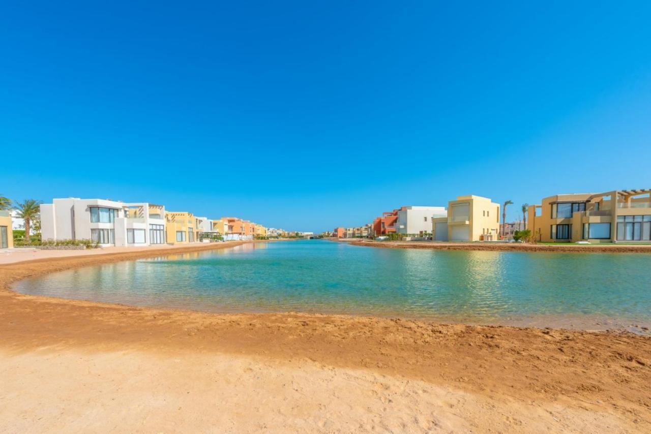 In Tawila Elgouna The Butterfly *