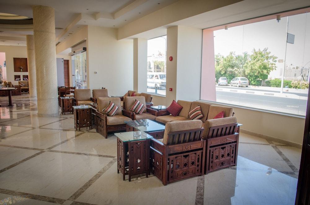 Resort Eagles Downtown Zahabia & Aqua Park