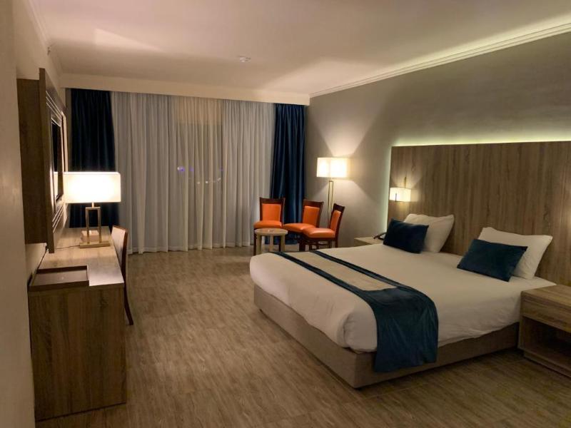 Resort Seven Seas Jolie Bay 5*