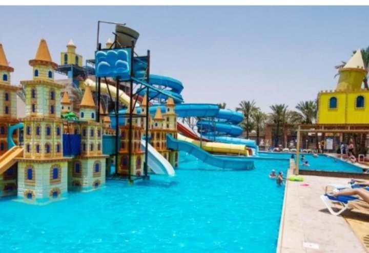 Mirage Bay & Aqua Park Appart hôtel *