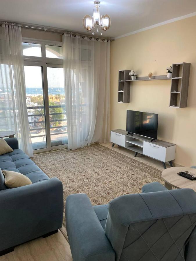 2bedroom In Apartment *