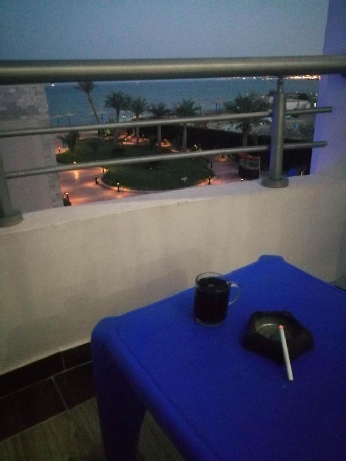 Front The Aparthotel