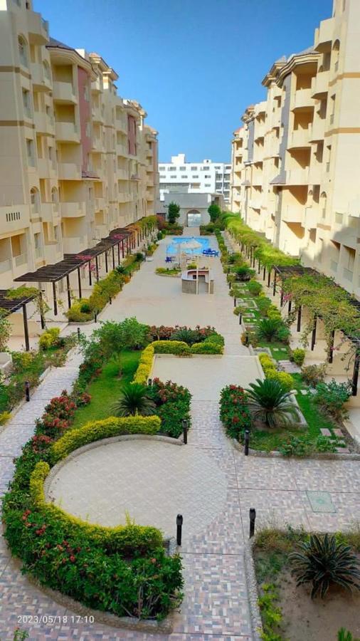 فلورنزا خمسين * Hurghada