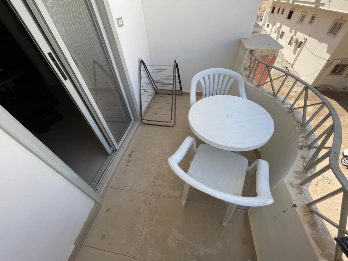 Apartment Rent A *