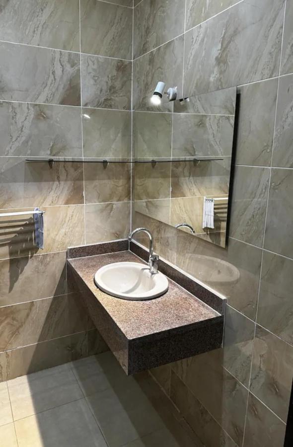 Noura Luxury With Free Pool And Access In *
