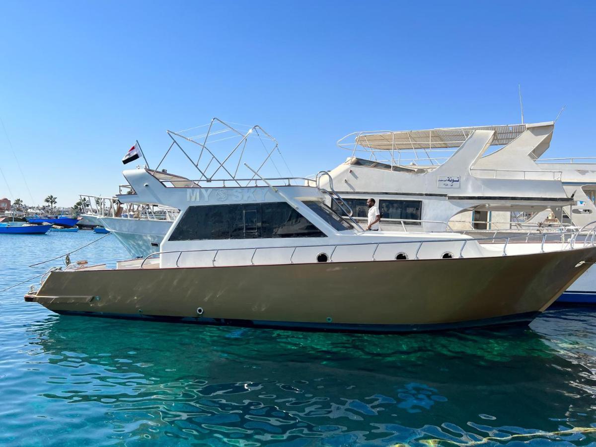 Botel My Sky-private Boat With Staff Hurghada