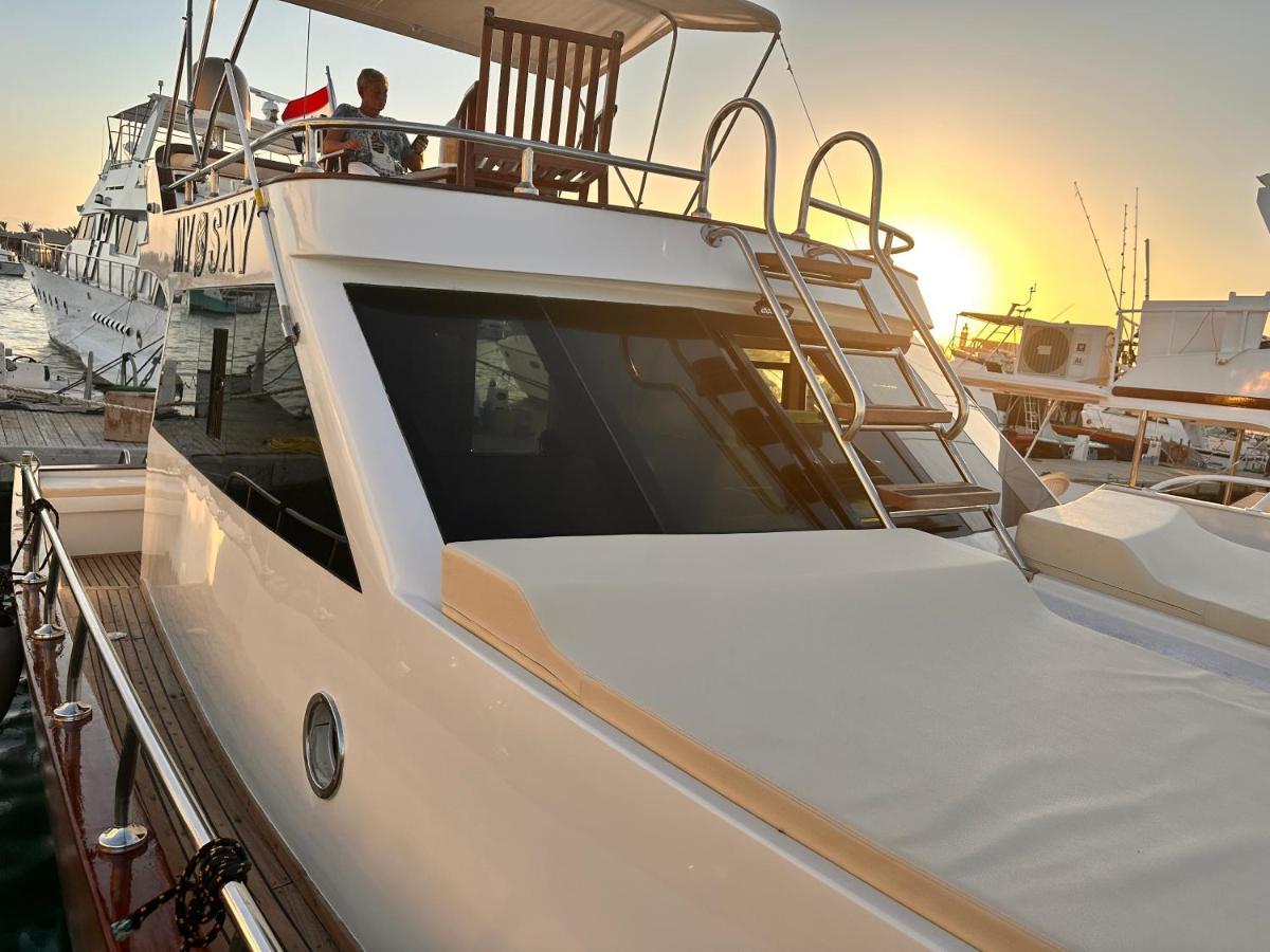 My Sky-private Boat With Staff Botel