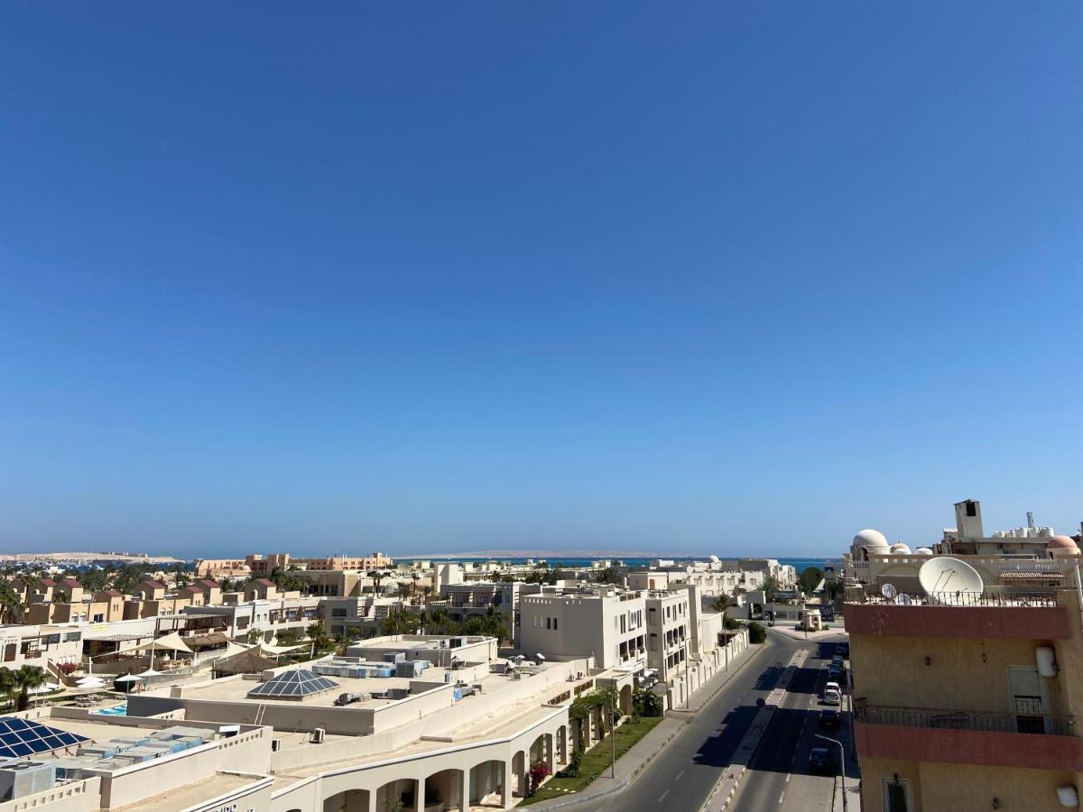 Stunning 1 Bedroom Appartement *