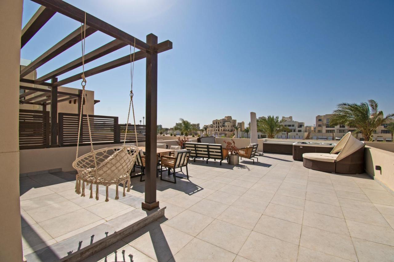 Apartment Ollystays Fanadir Marina 1br Heated Jacuzzi