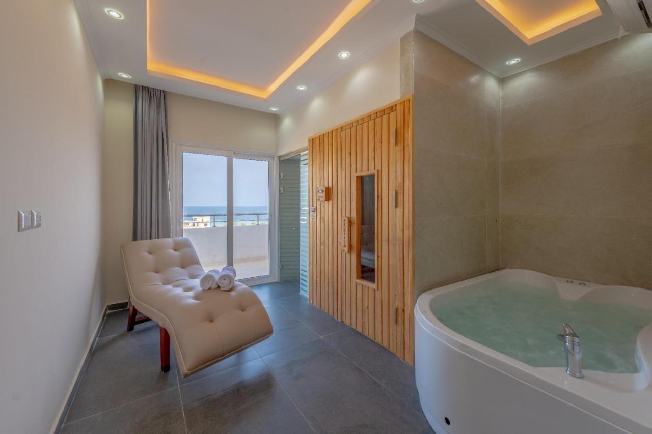 Unique With Heated Pool And Villa