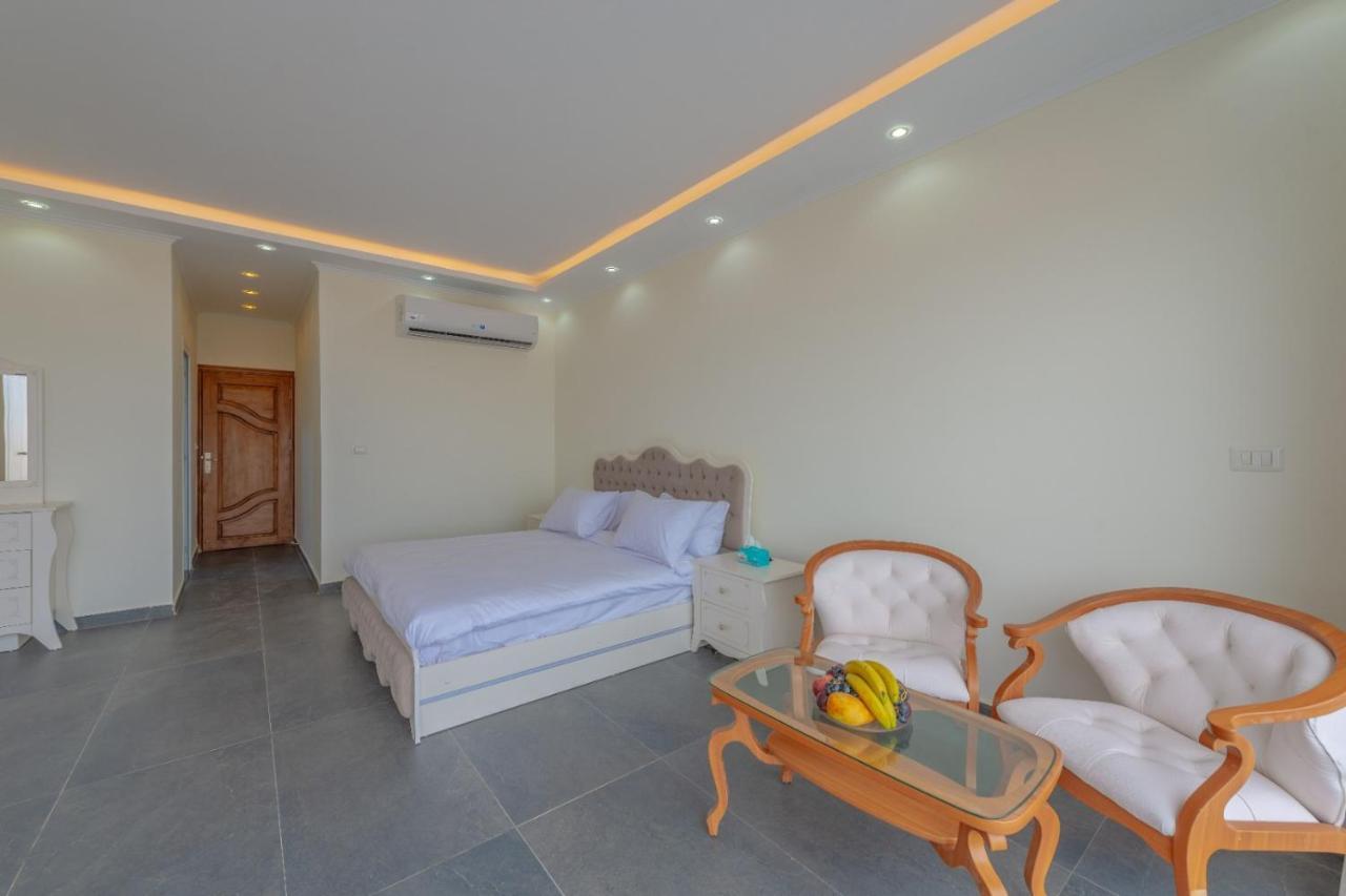 Villa Unique With Heated Pool And *
