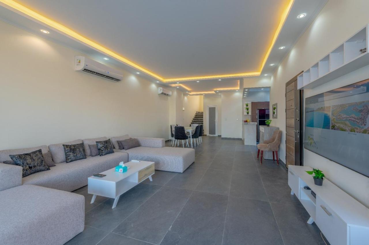 Villa Unique With Heated Pool And *
