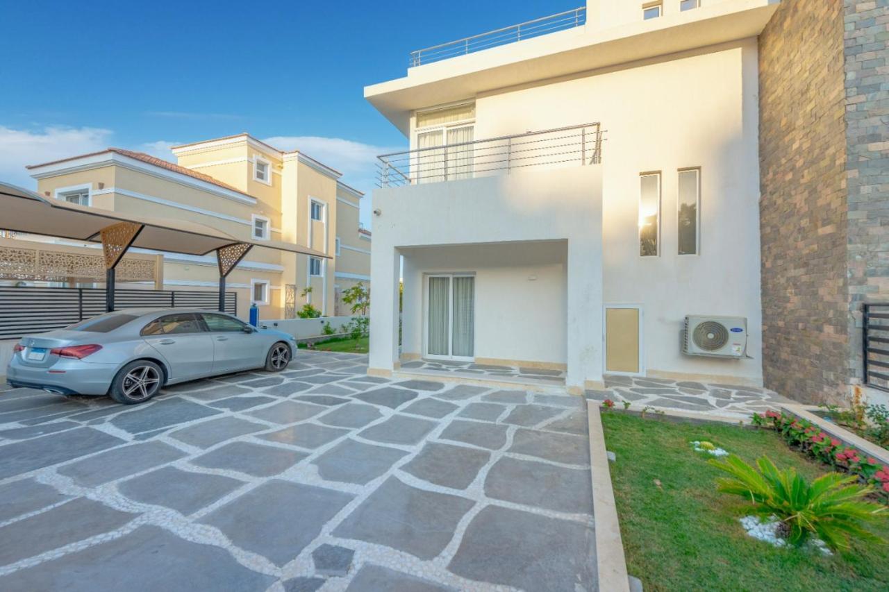 Villa Unique With Heated Pool And Hurghada