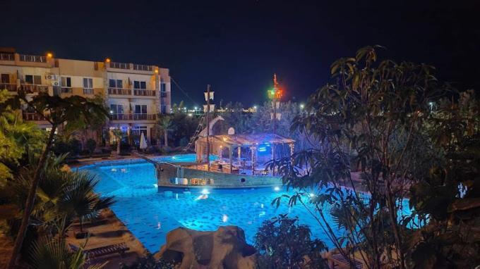 Jungle Sweet Compound Hotel 4*