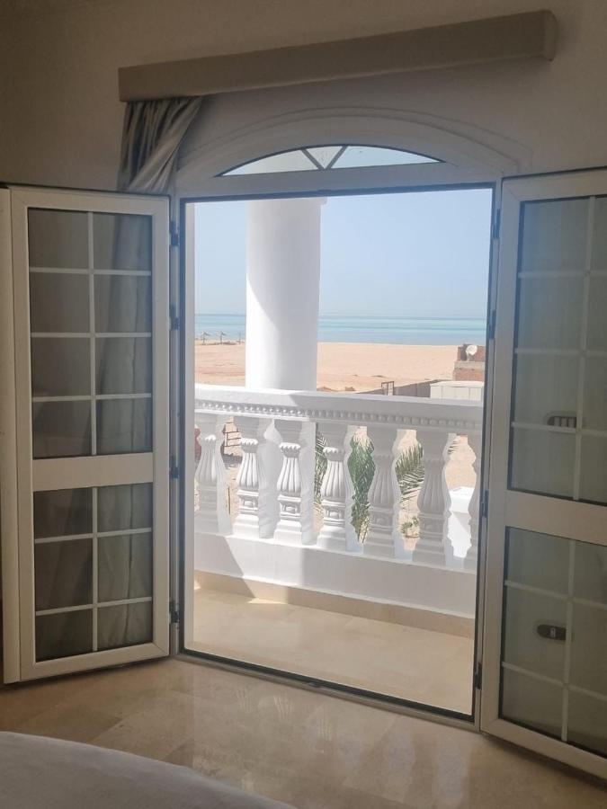 White House * Hurghada