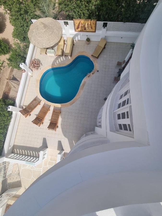 White House Villa