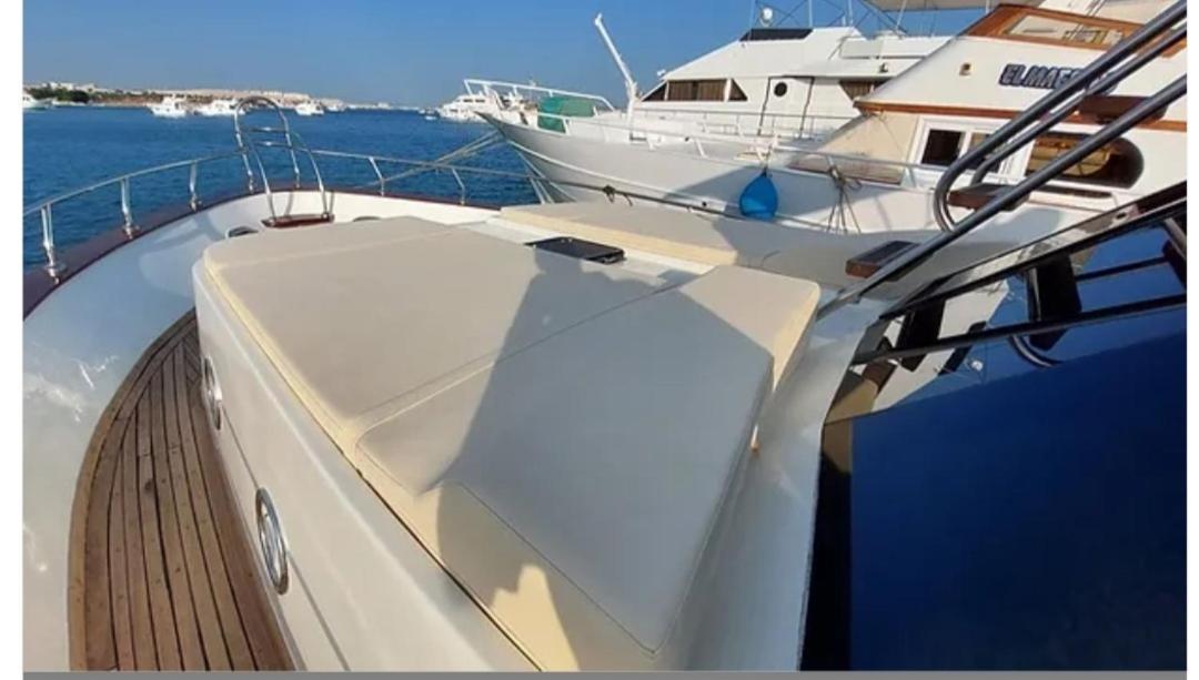 Botel Golden Sky *