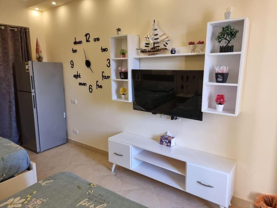 غرفه فندقيه فيو بحر ويوجد ٣ مسبح Apartment *