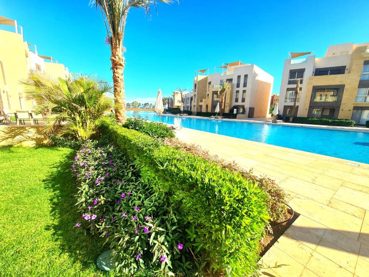 Fabulous Sea View 1 Bedroom & Private Garden To The Pool At Mangroovy