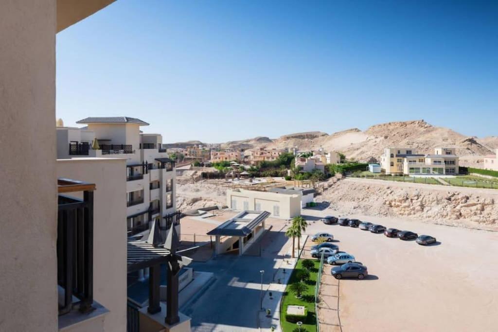 Kevin Aldau Heights * Hurghada