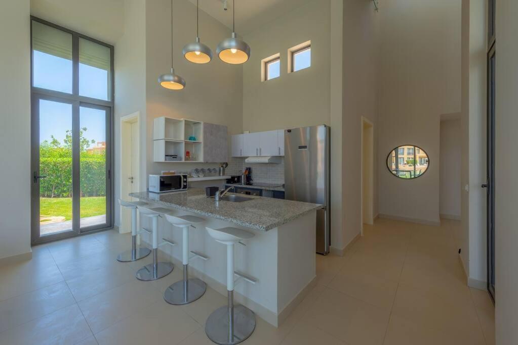 Villa 4br With Private Pool Tawila Lagoon El Gouna *