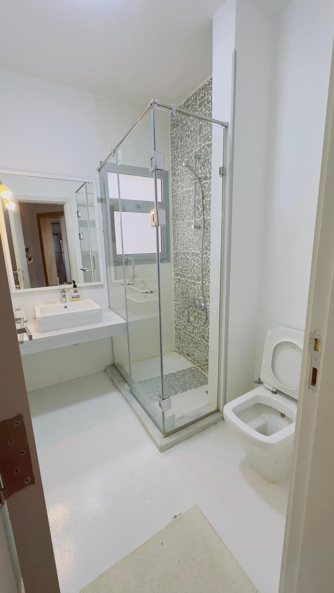 Luxury 3 Bedroom In Swan Apartment