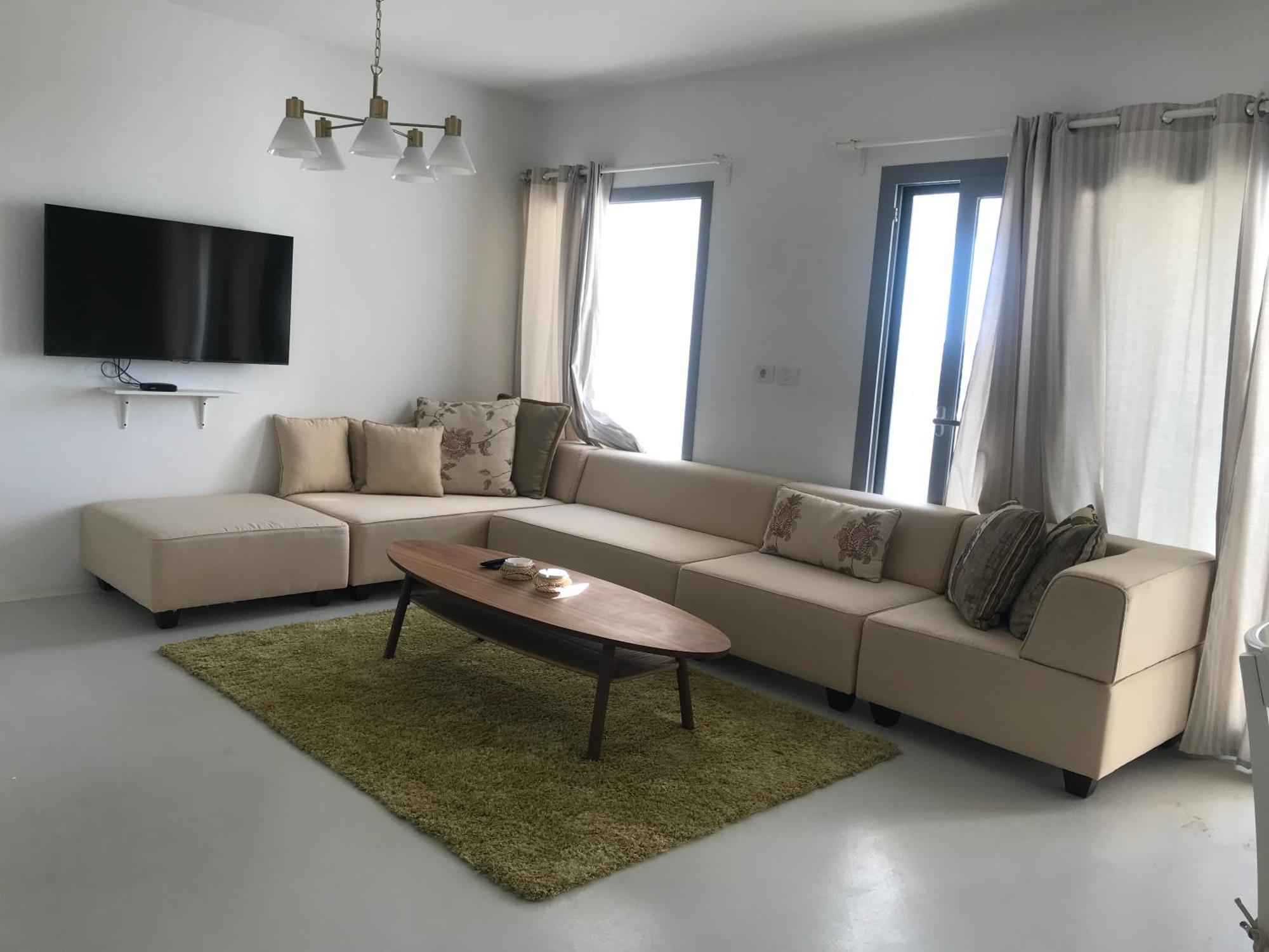 El Gouna Swan Lake I Direct Lake View I 3 Master Bedrooms Chalet *