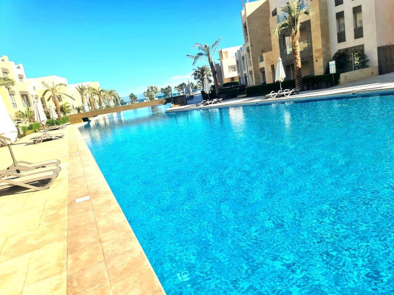 Fabulous Sea View 1 Bedroom & Private Garden To The Pool At Mangroovy *