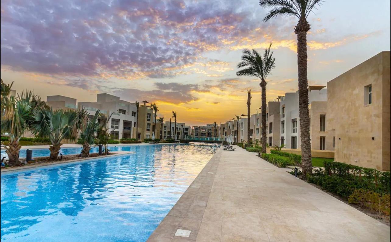 Fabulous Sea View 1 Bedroom & Private Garden To The Pool At Mangroovy