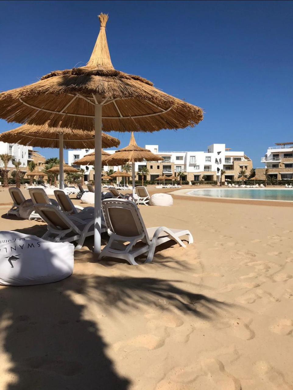 El Gouna Swan Lake I Direct Lake View I 3 Master Bedrooms Chalet Apartment *