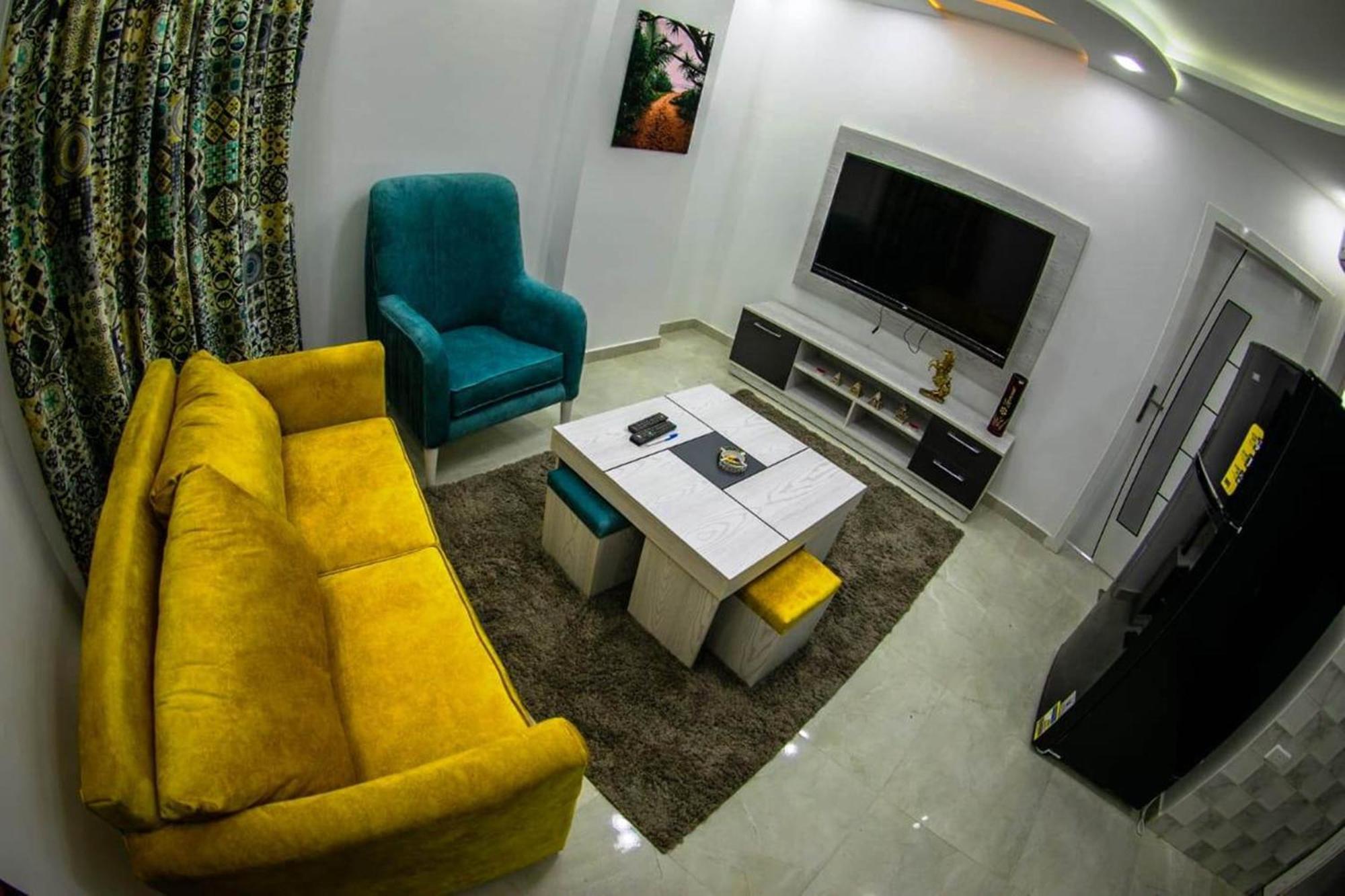 Ryan Apartment *