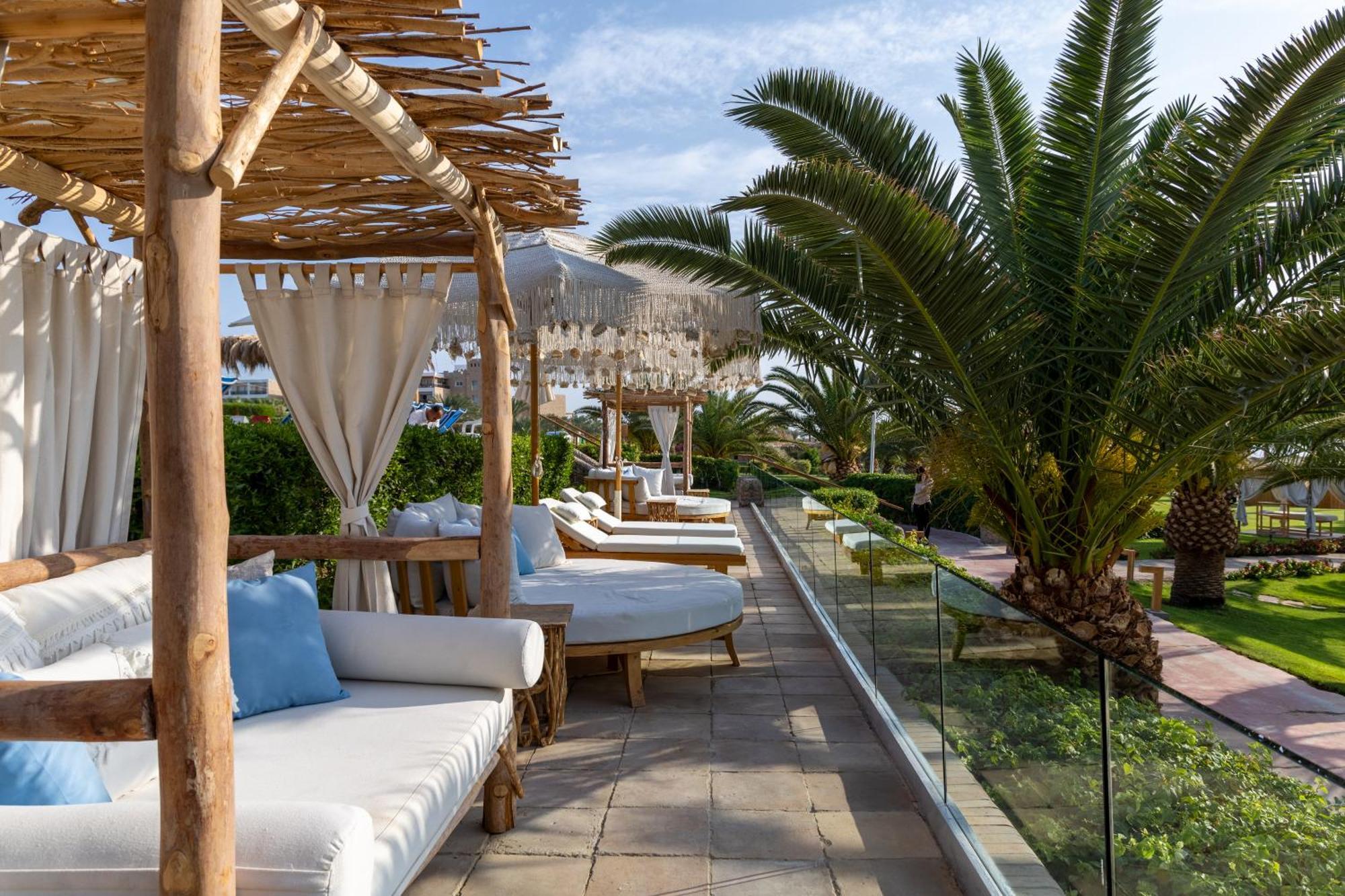 Arabesque Resort, & Resort
