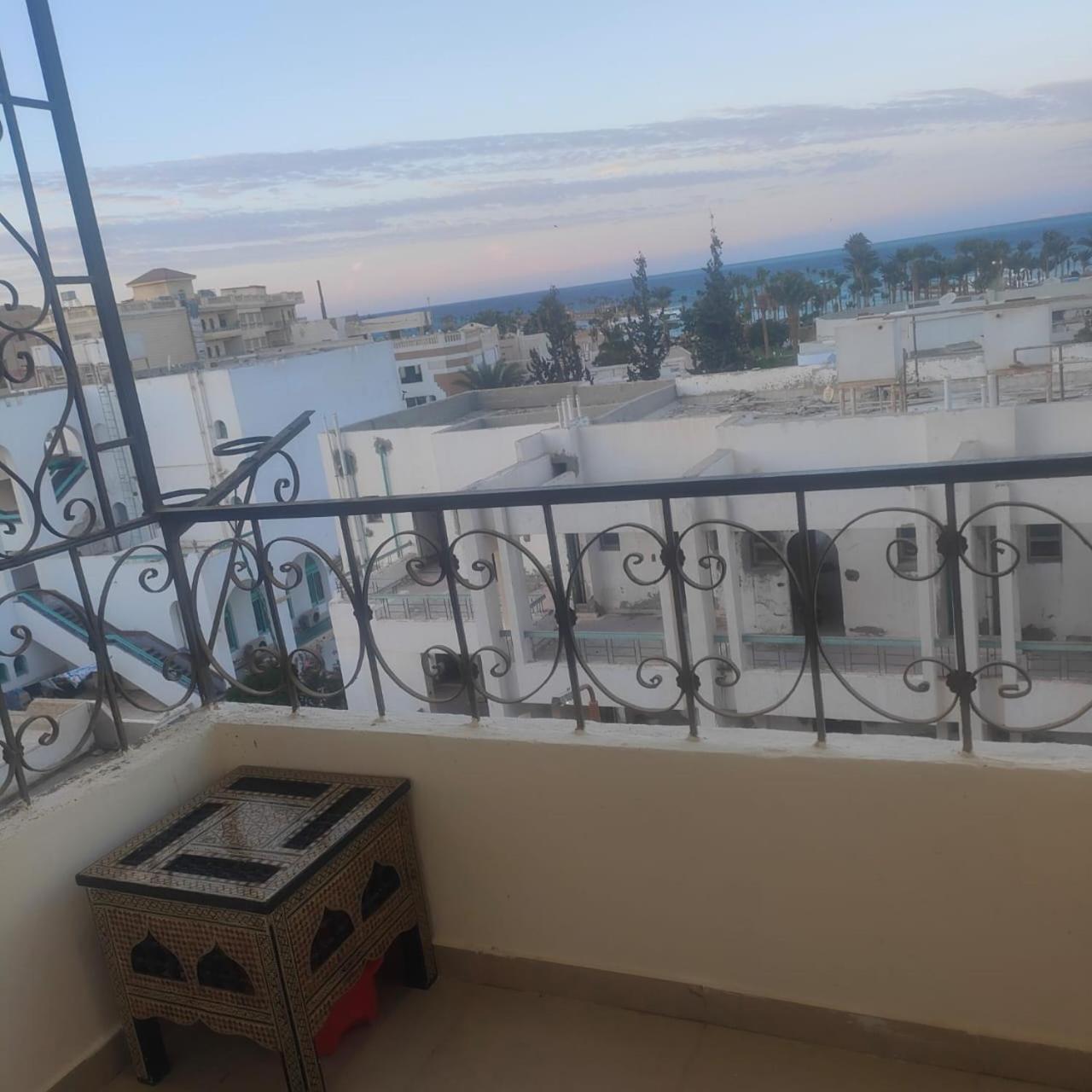 Sea View Apartment *