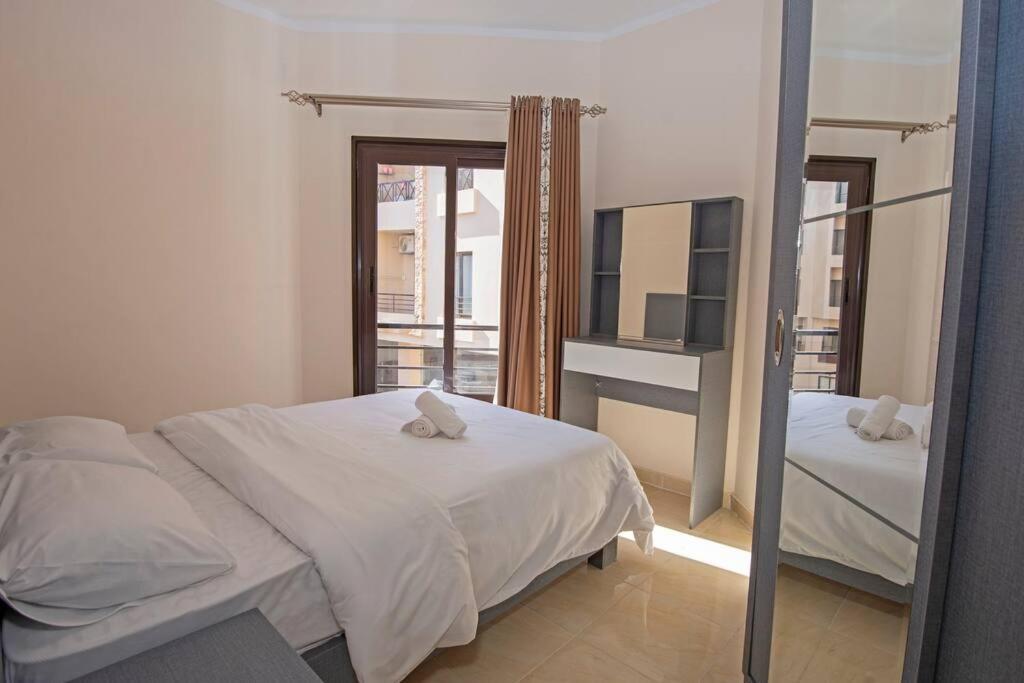 2 Bed Pool View Aqua Tropical Near El Gouna Apartment
