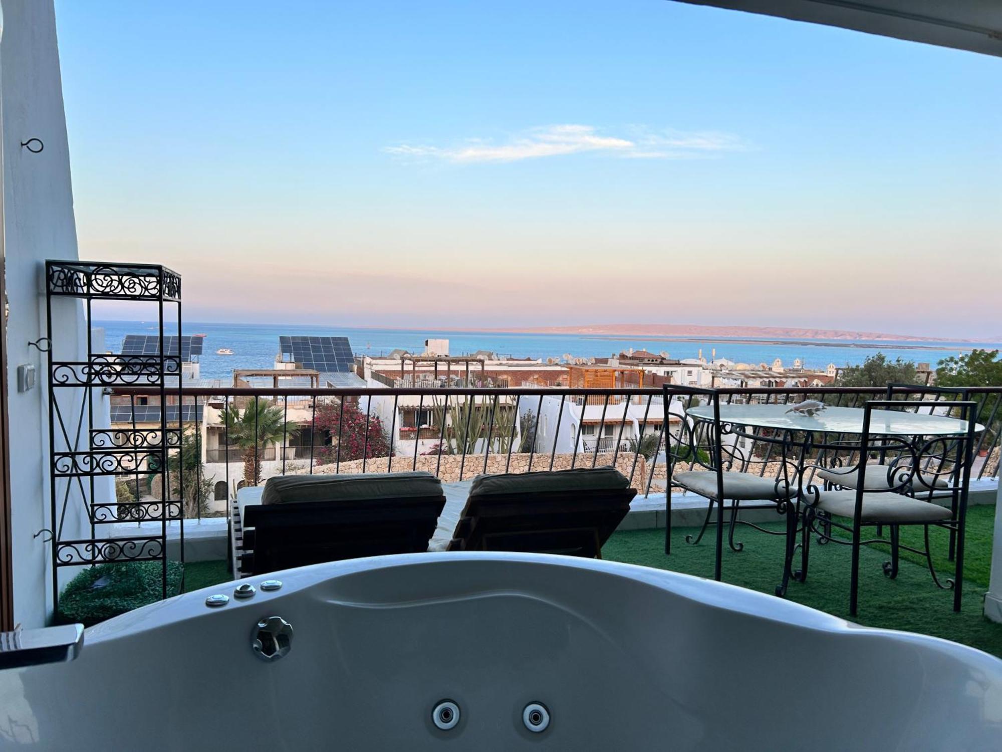 Cordoba Sea View With Open Air Jacuzzi At Mastaba Apartment