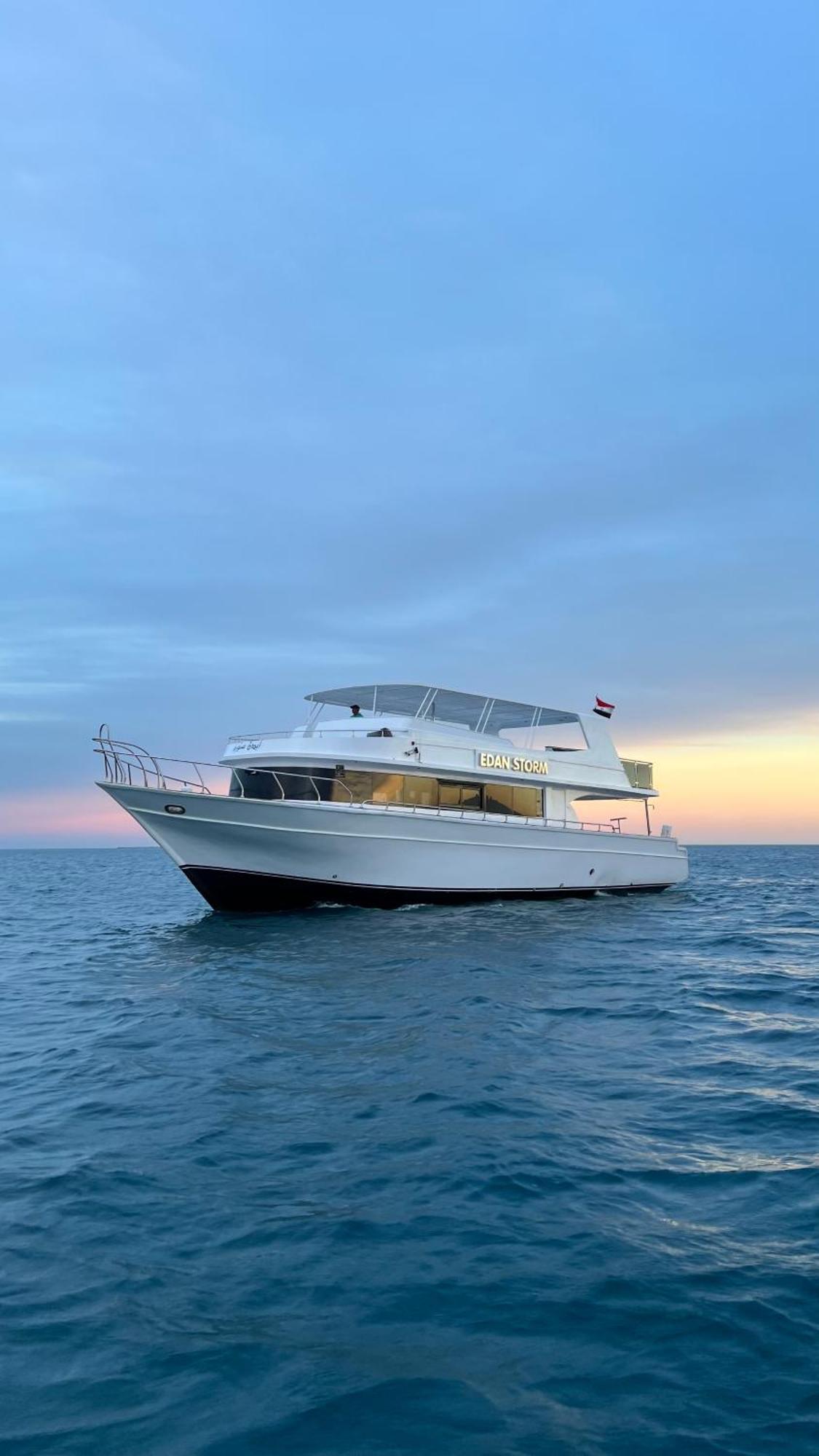Botel Edan Storm Yacht *