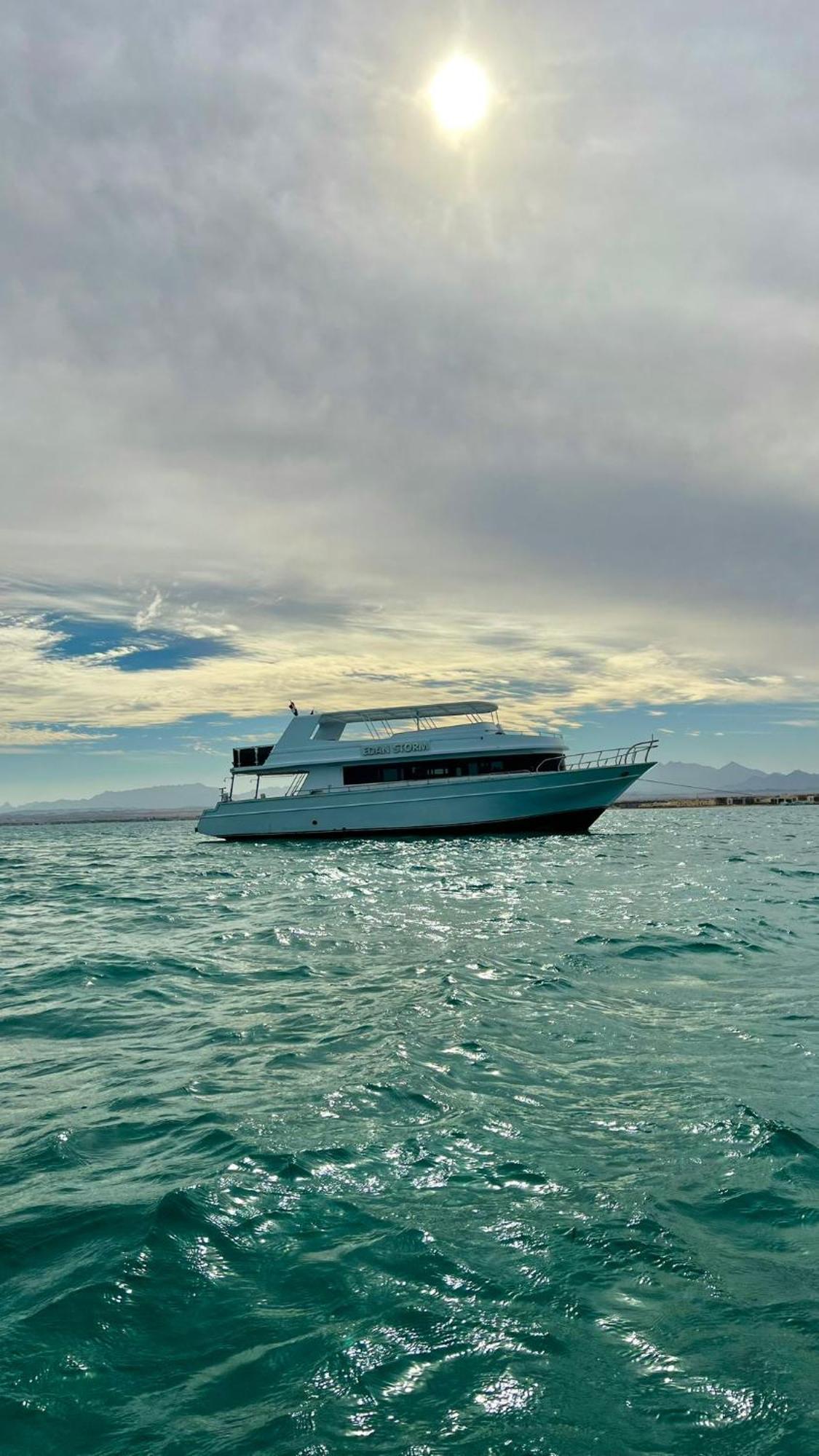 Edan Storm Yacht *