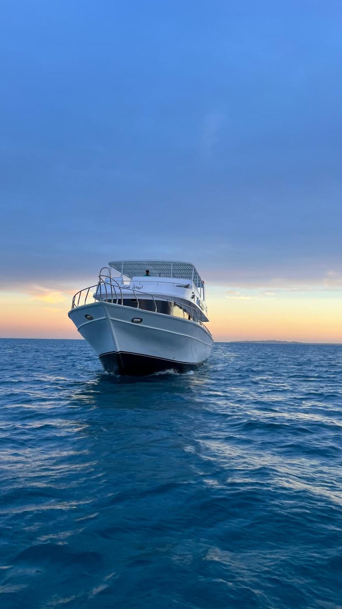 Botel Edan Storm Yacht
