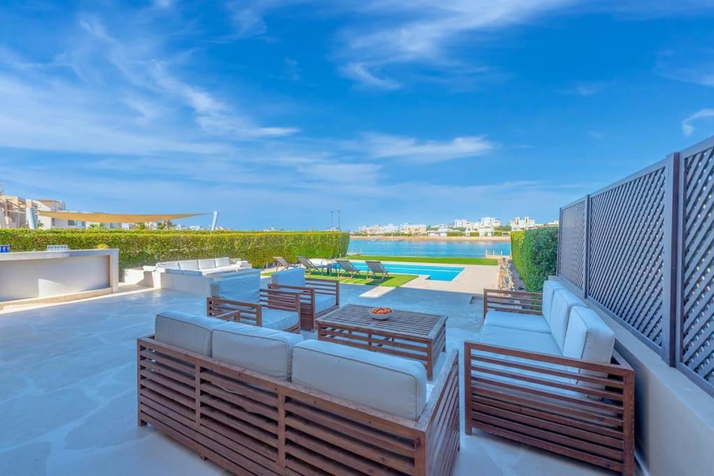Fanadir With Private Pool Villa
